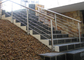 Trilhos de aço inoxidável personalizados da escadaria da cor para restaurantes / construções comerciais fornecedor